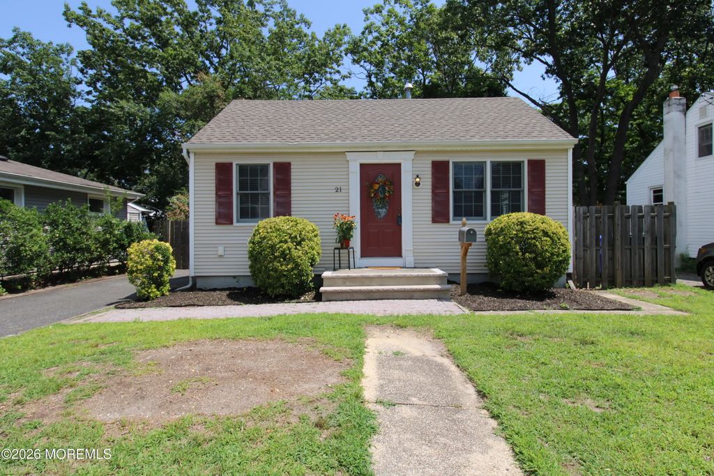 21 Coolidge Drive, Brick