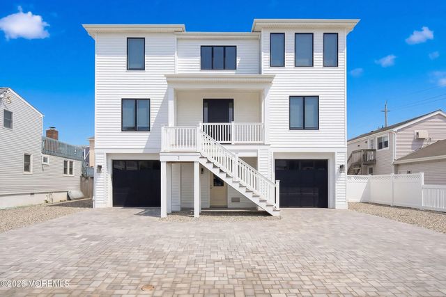 2 E 15th Street, Long Beach Twp