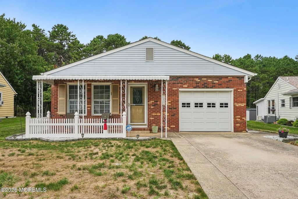 423 Costa Mesa Drive, Toms River