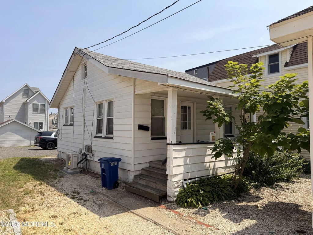 1710 B Street Back House, Belmar