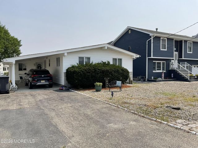 43 Topsail Road, Brick