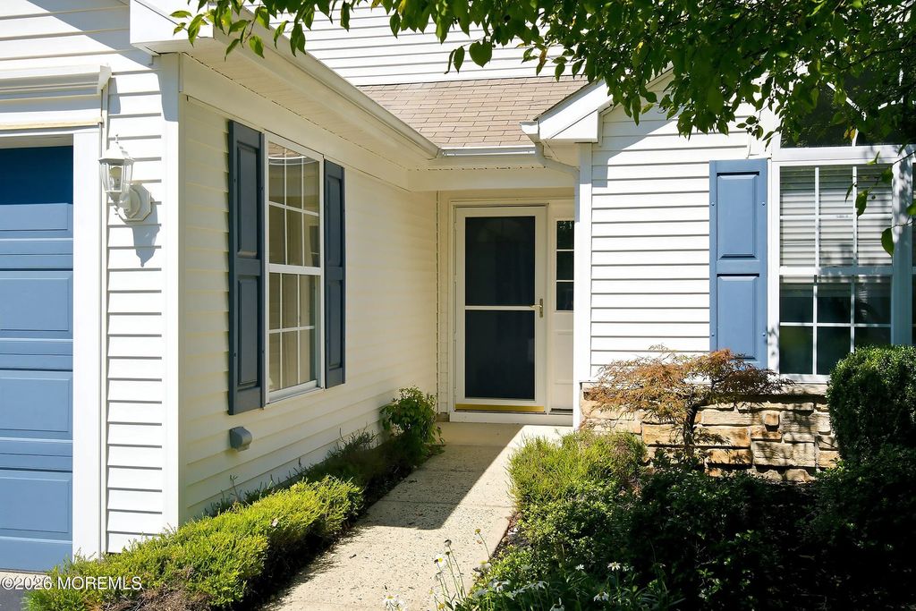 50 Rosewood Drive, Lakewood