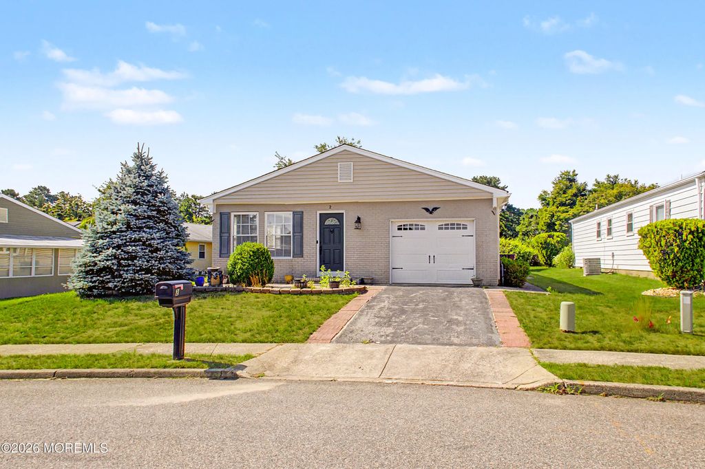 2 Virgin Islands Drive, Toms River