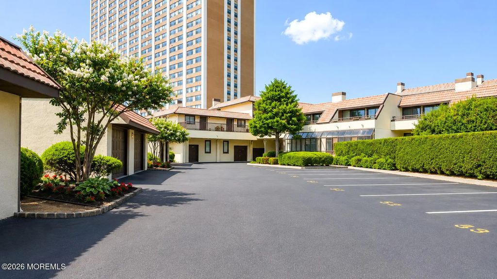 300 Gorge Road 53, Cliffside Park