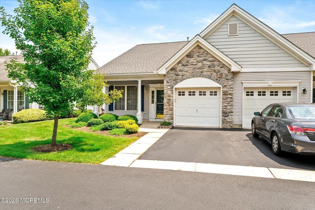 101 Meadowlark Drive, Hamilton