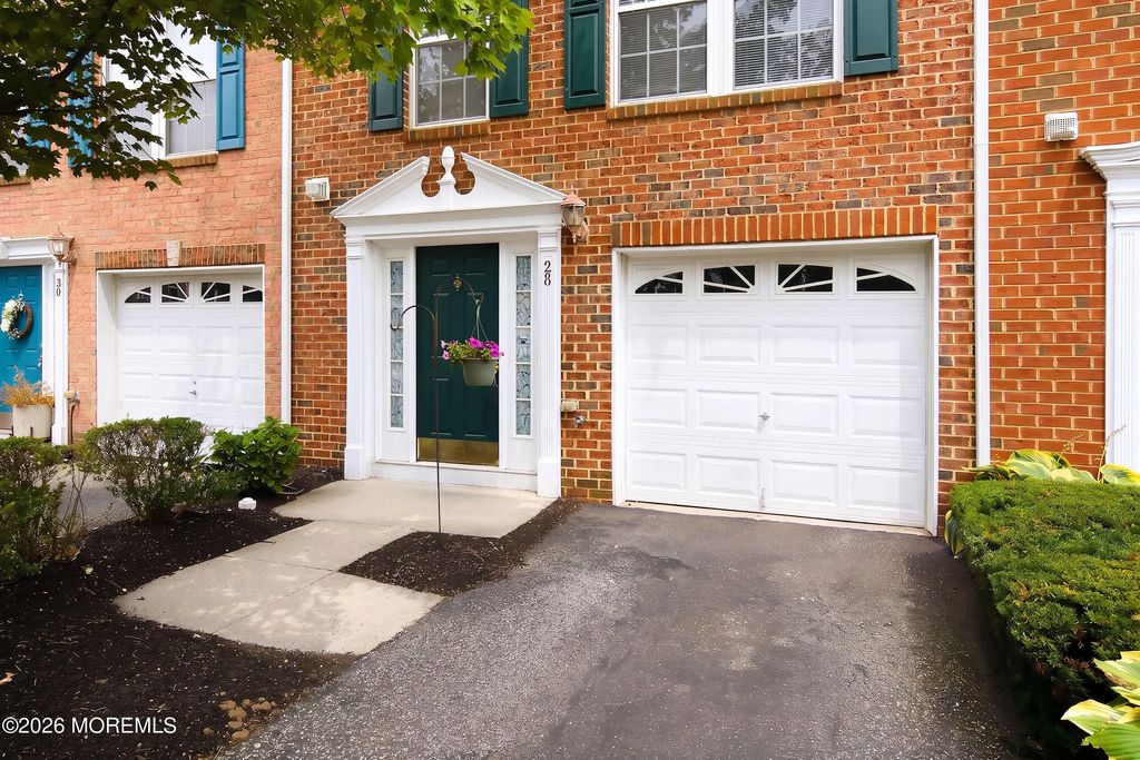 28 Abby Road, Farmingdale
