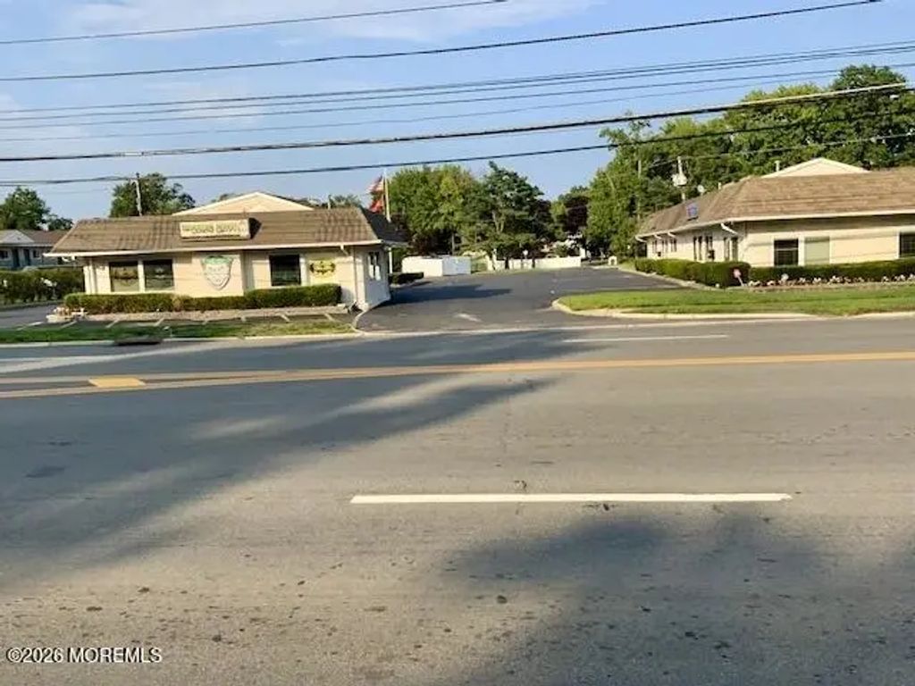 75 Highway 35, Eatontown