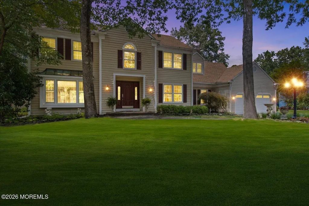 1652 White Water Court, Toms River
