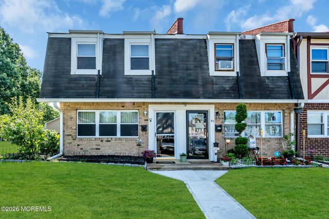 95 Briar Mills Drive 95, Brick