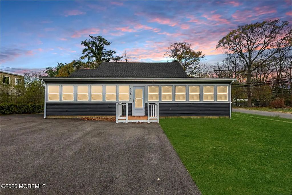 506 Lloyd Road, Toms River
