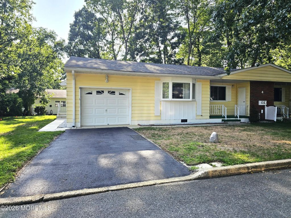 4 Wyoming Avenue B, Whiting