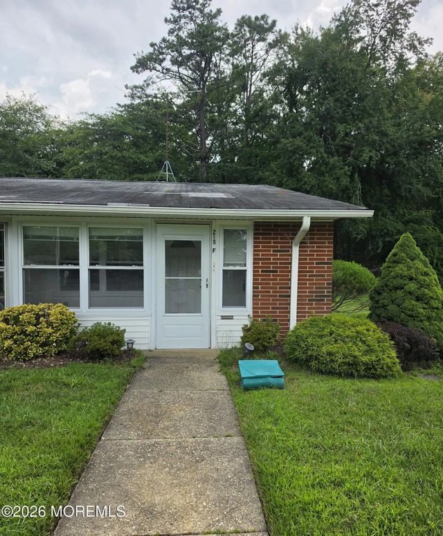 219f Buckingham Court, Lakewood