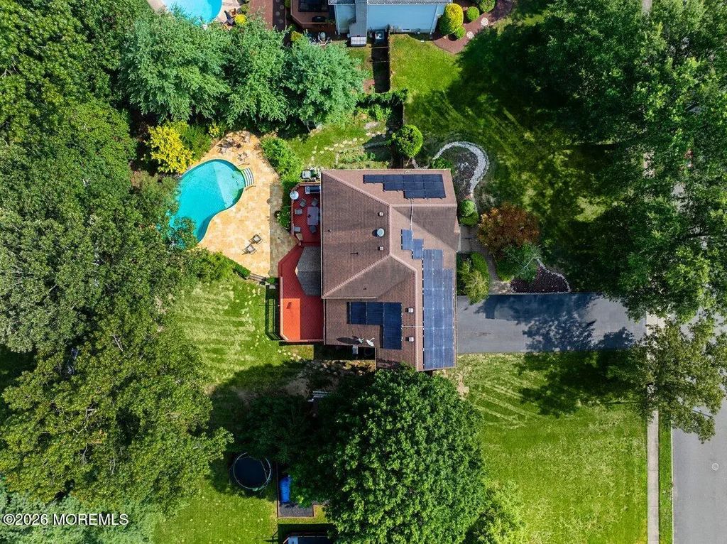 6 Kimberly Court, Manalapan
