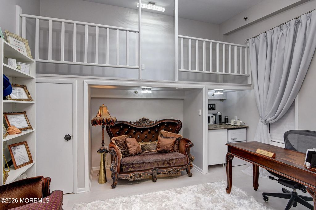 130 Maple Avenue Wb4, Red Bank