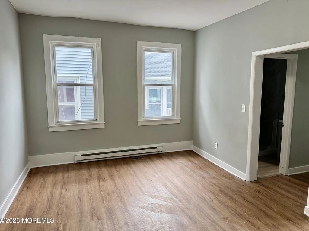 37 2nd Avenue 3, Long Branch