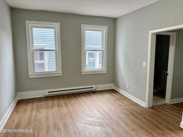 37 2nd Avenue 3, Long Branch