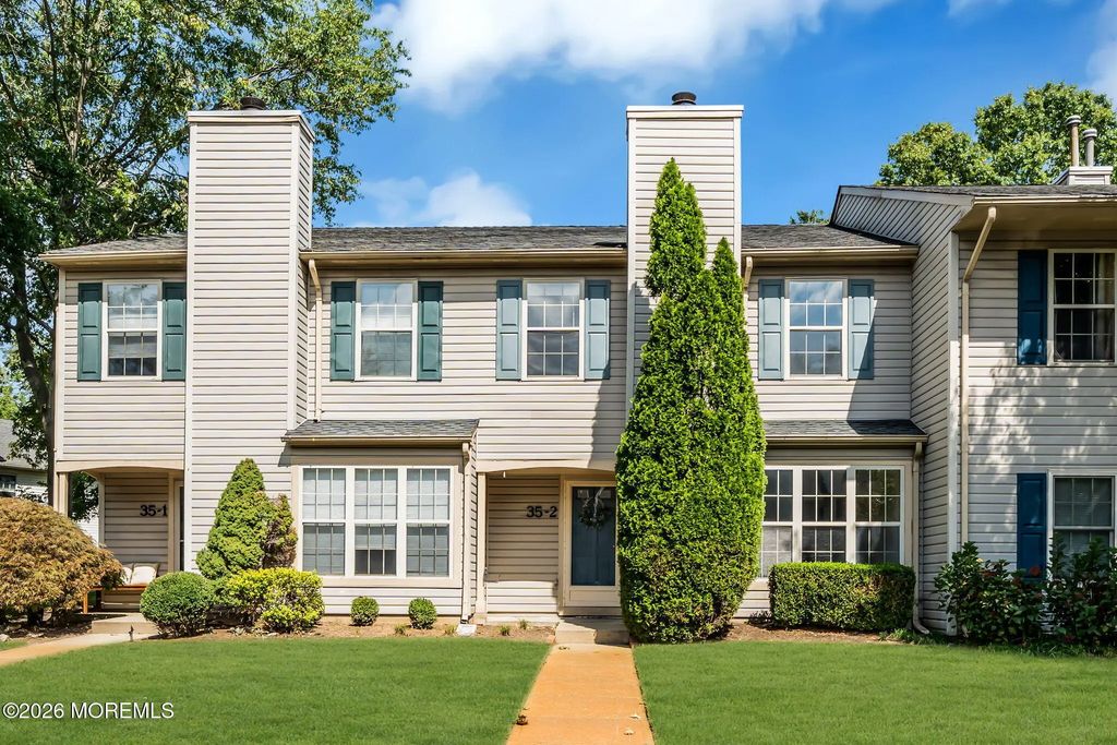35 Whistler Drive 2, Freehold