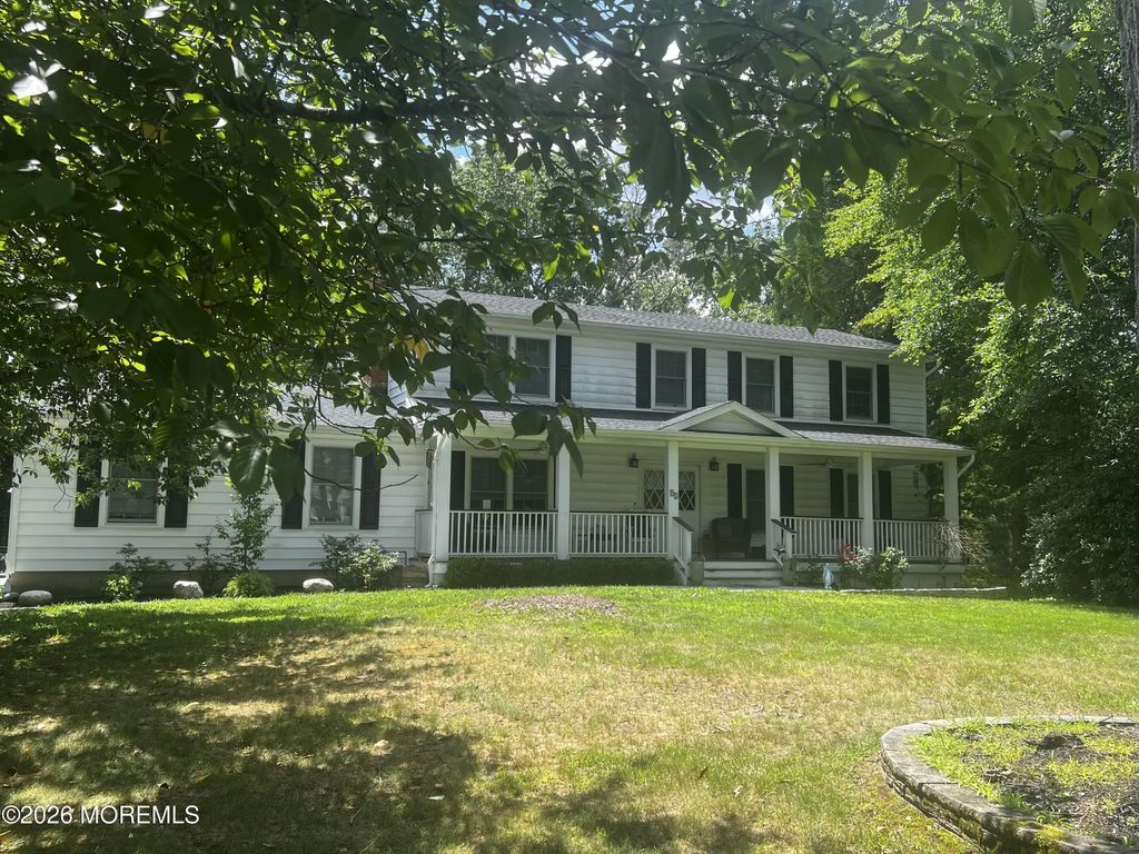 92 Quail Lane, Freehold