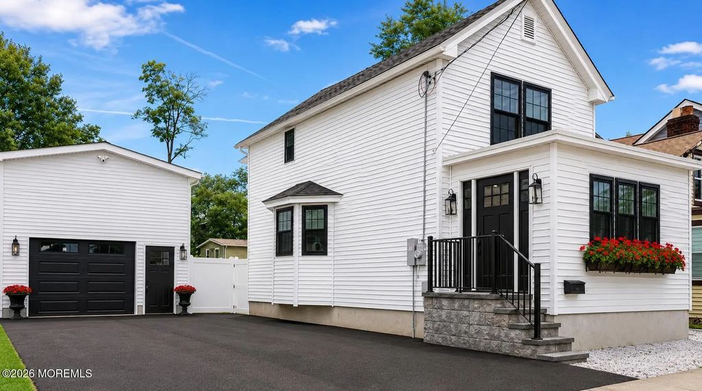 23 Manchester Avenue, Keyport