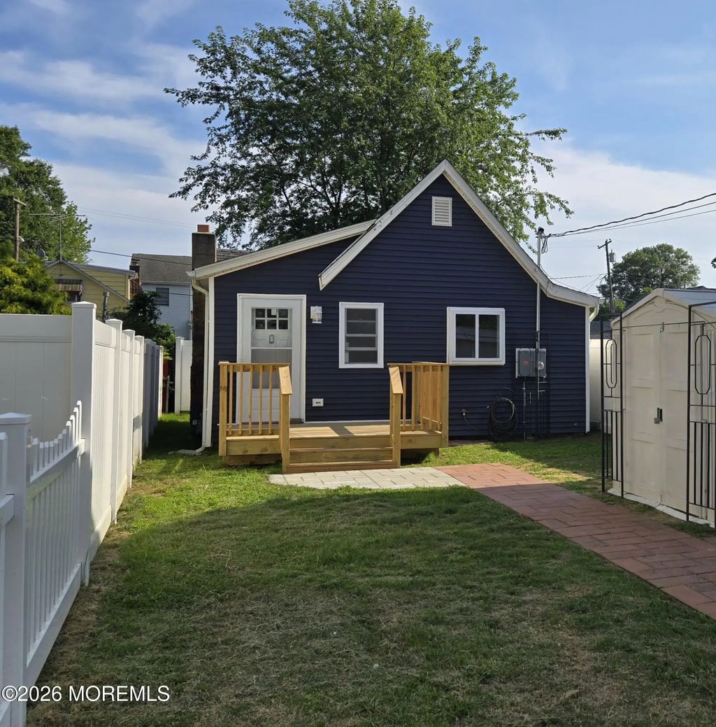 32 Sycamore Avenue, North Middletown