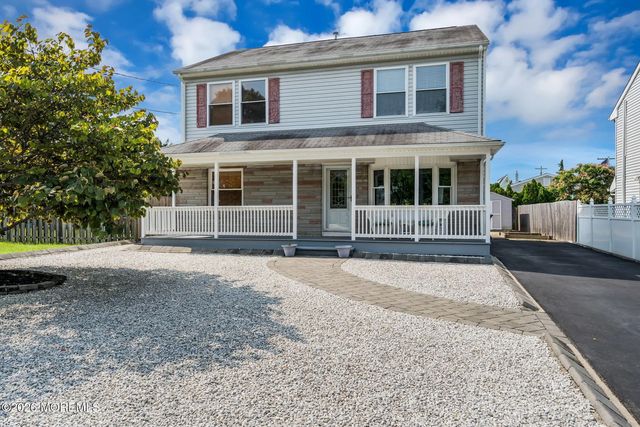 95 Bay Harbor Boulevard, Brick