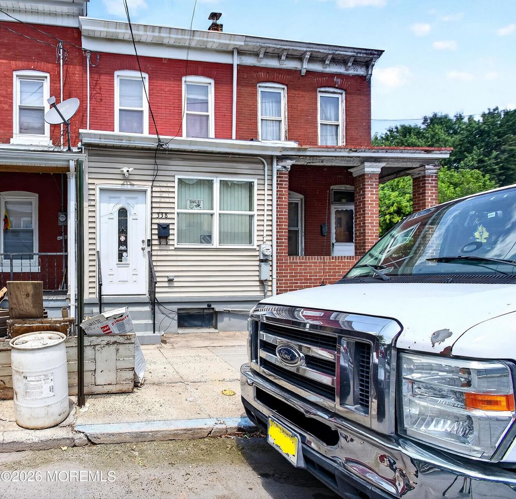 338 Hewitt Street, Trenton