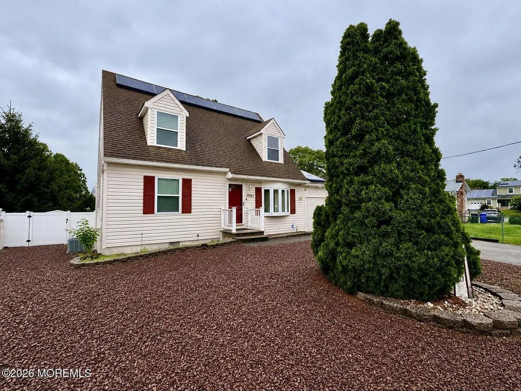 1901 Teakwood Road, Toms River