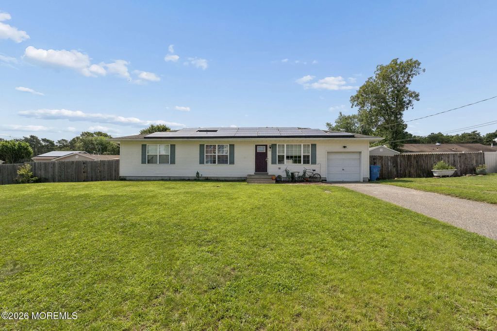 1724 2nd Avenue, Toms River
