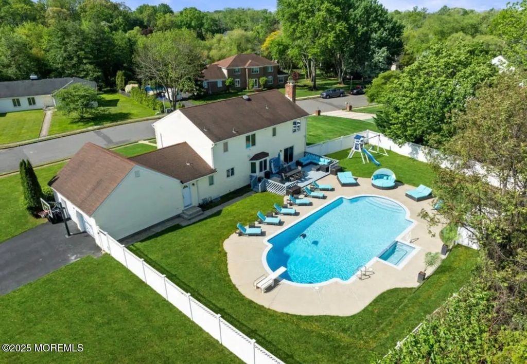 16 Bridle Drive, West Long Branch