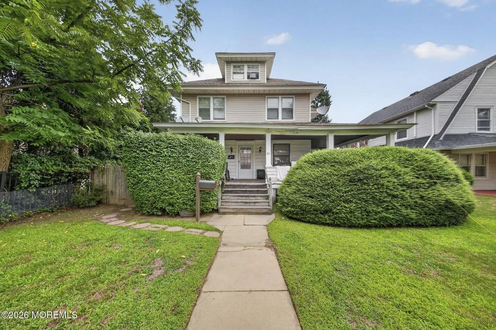 221 Bath Avenue, Long Branch