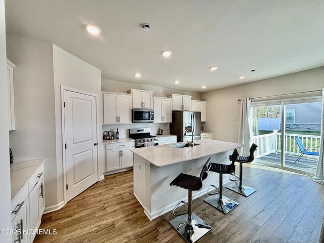 4 Victoria Gardens Square, Neptune Township