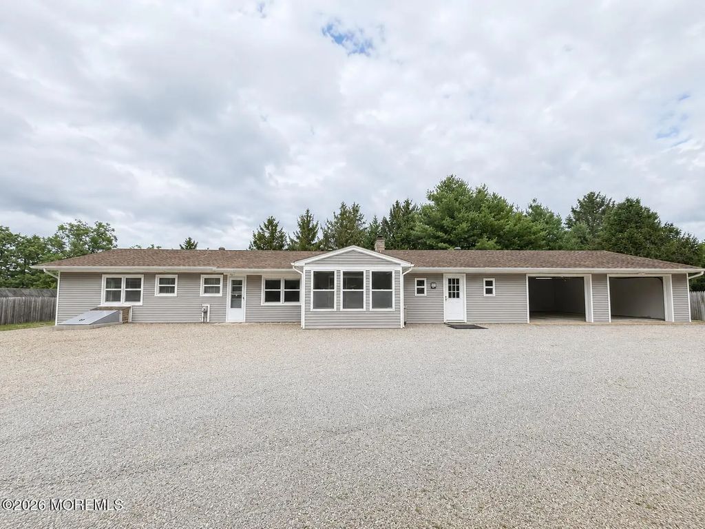 99 Old Halfway Road, Barnegat
