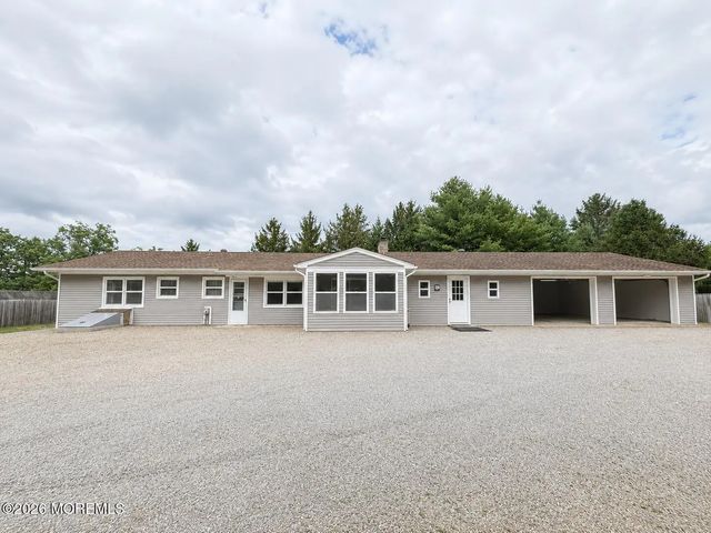 99 Old Halfway Road, Barnegat