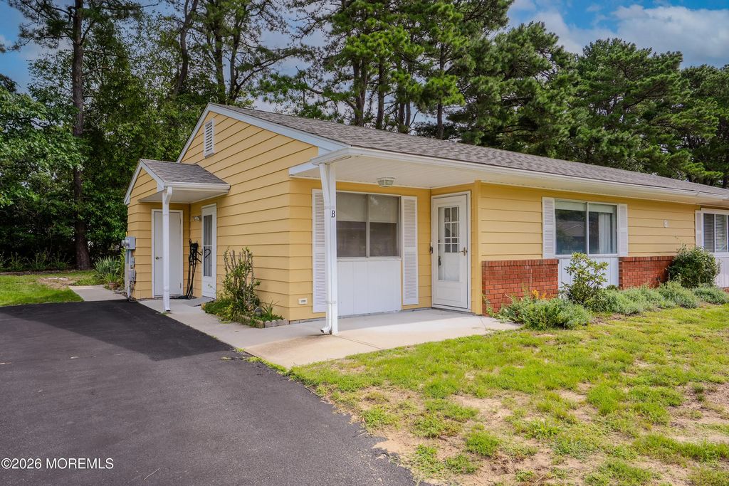 8 B Alaska Avenue, Whiting