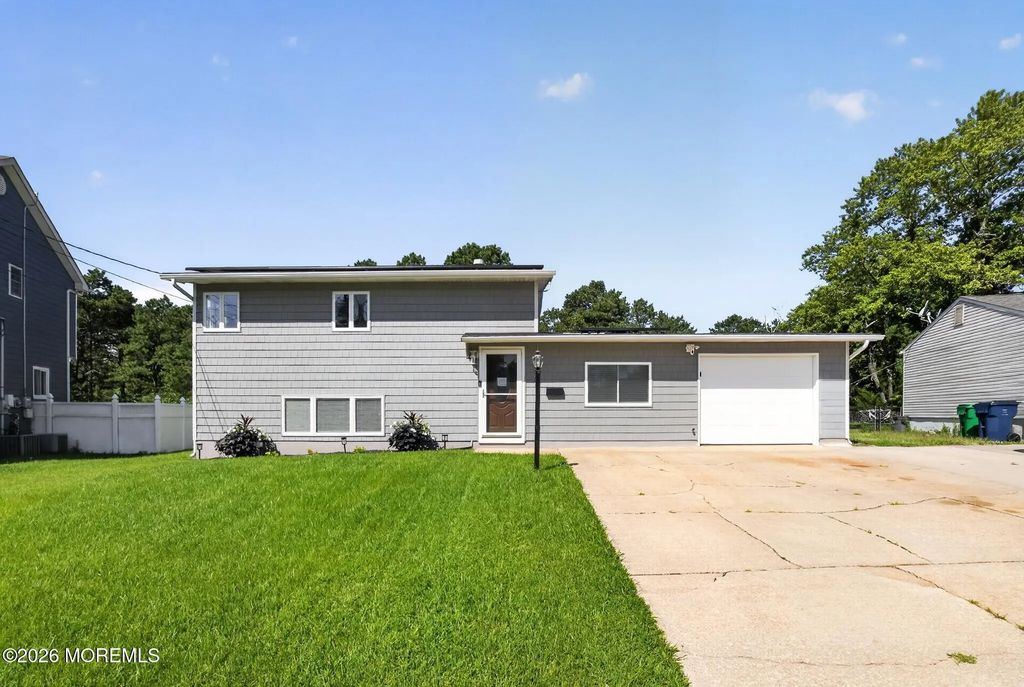 517 Alfred Road, Toms River