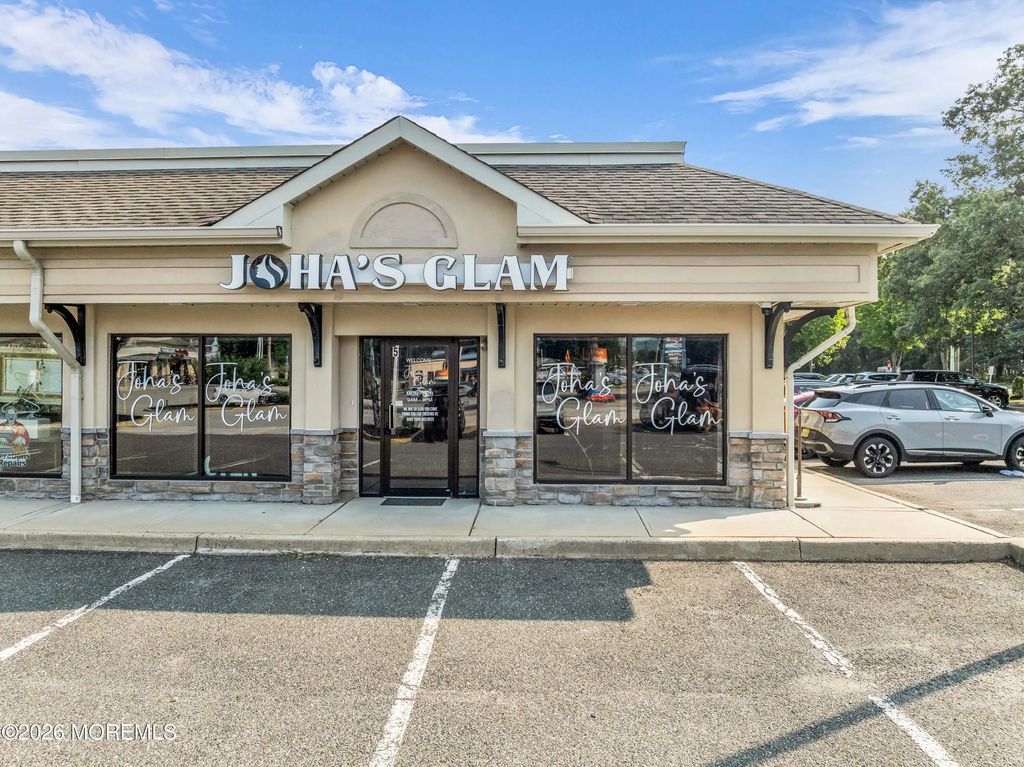 504 Monmouth Road 7, Millstone
