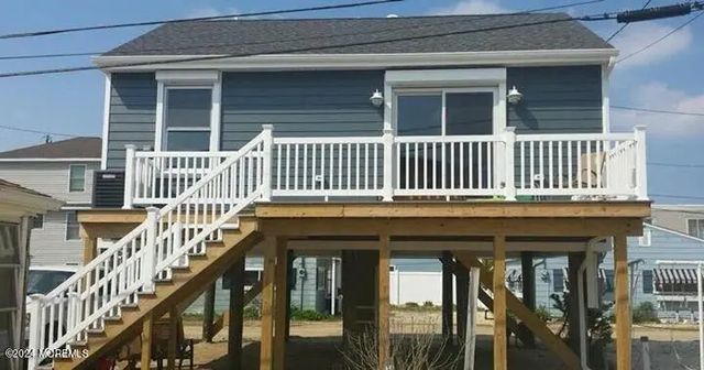 123 W Kingfisher Way, Lavallette