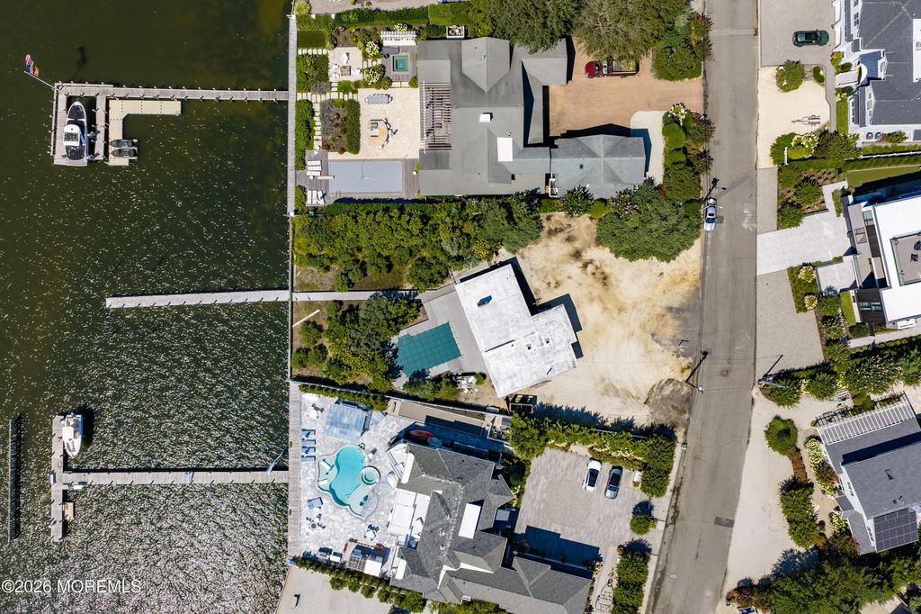 78 Bayview, Long Beach Twp