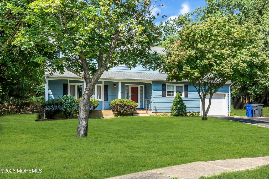 16 Friar Court, Toms River