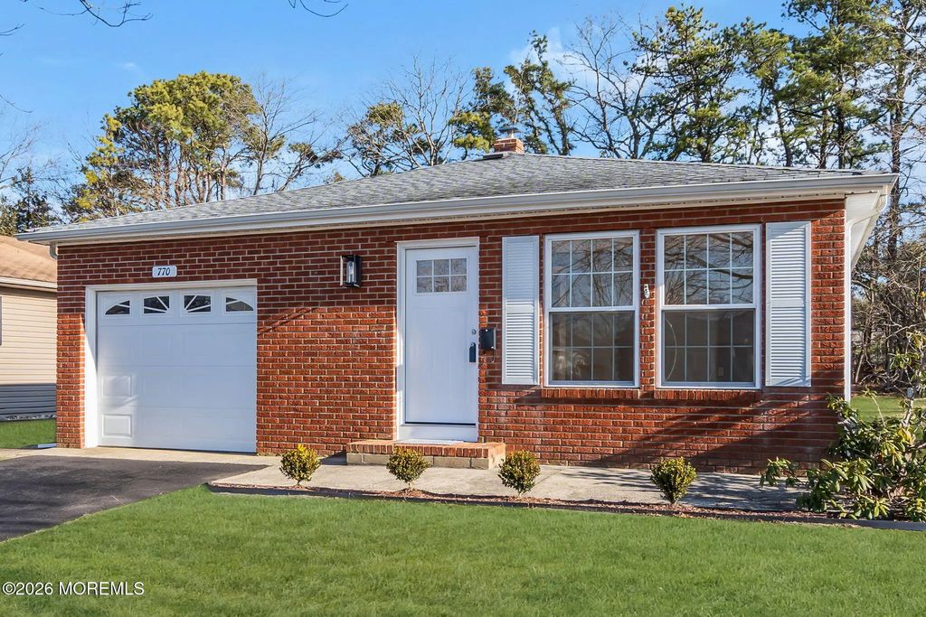 770 Jamaica Boulevard, Toms River