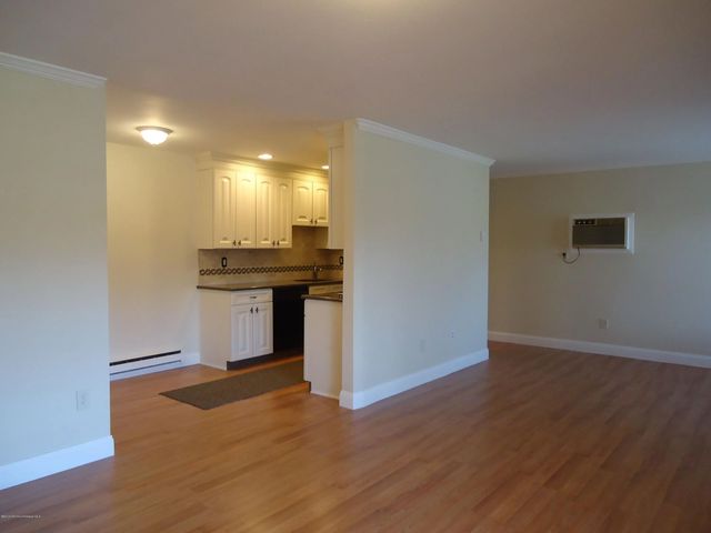 142 Cross Slope Court F, Manalapan