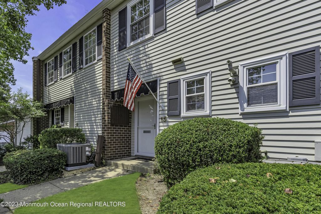 15 Linden Drive, Spring Lake Heights