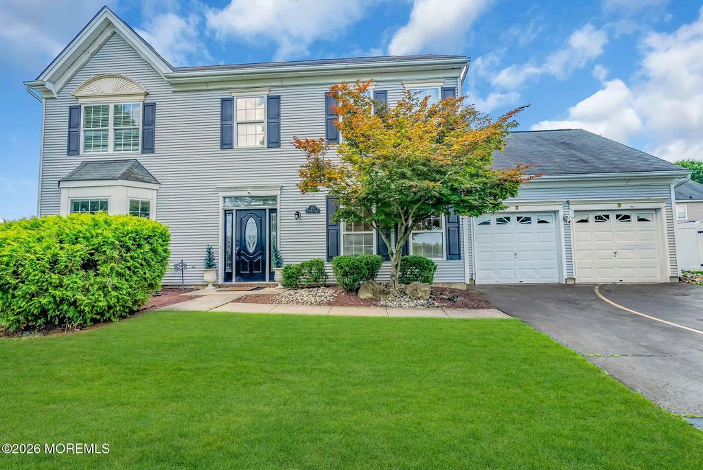 19 Vanderveer Road, Freehold