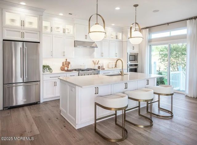 21 Colt Lane, Manalapan