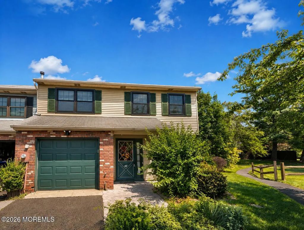 17 Walton Court, East Brunswick