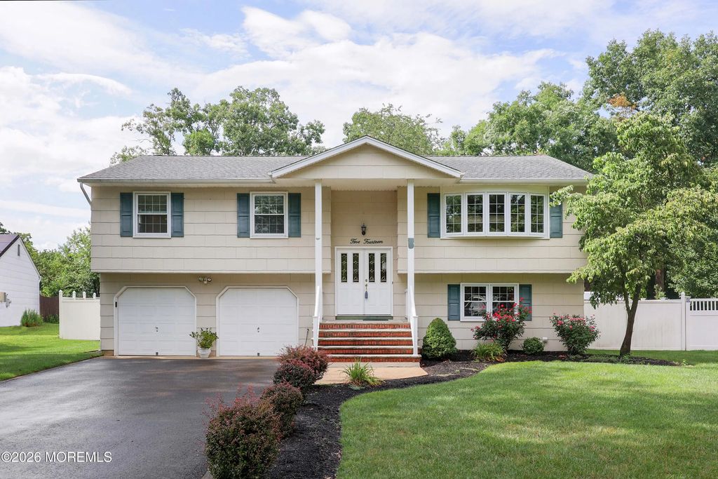 514 Oakview Drive, Toms River