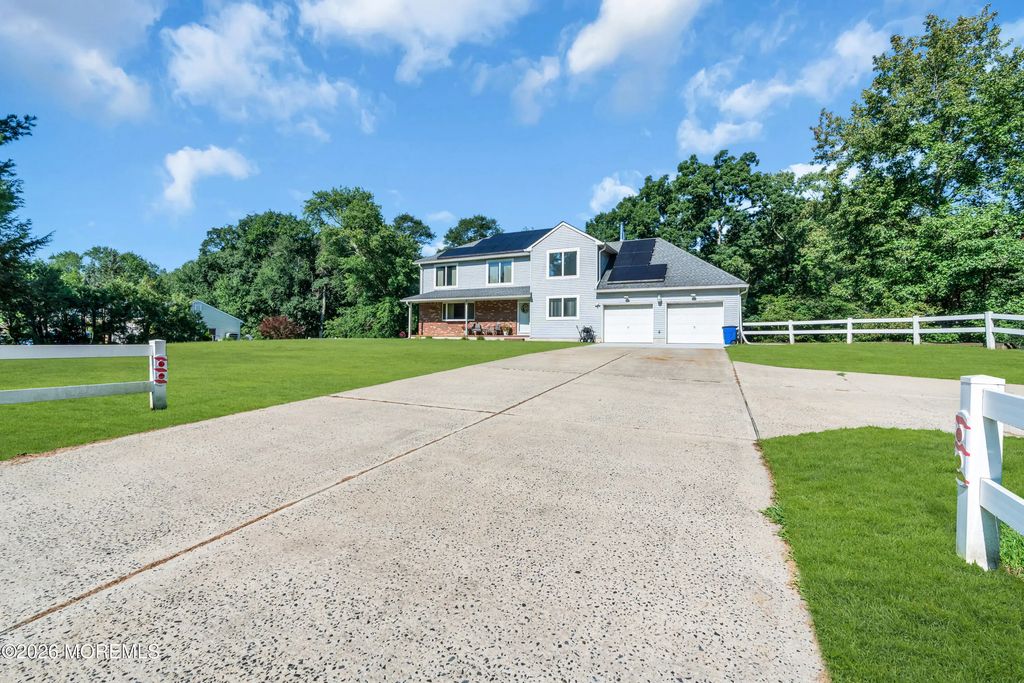688 Fort Plains Road, Howell