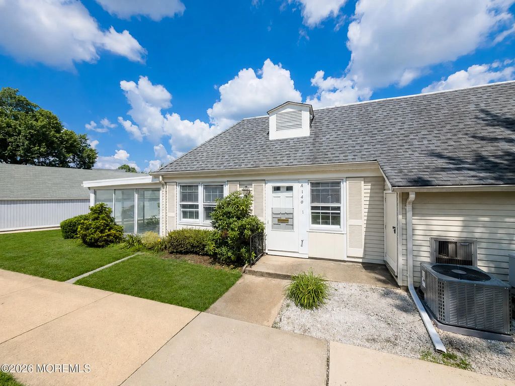 140a Plymouth Lane, Monroe