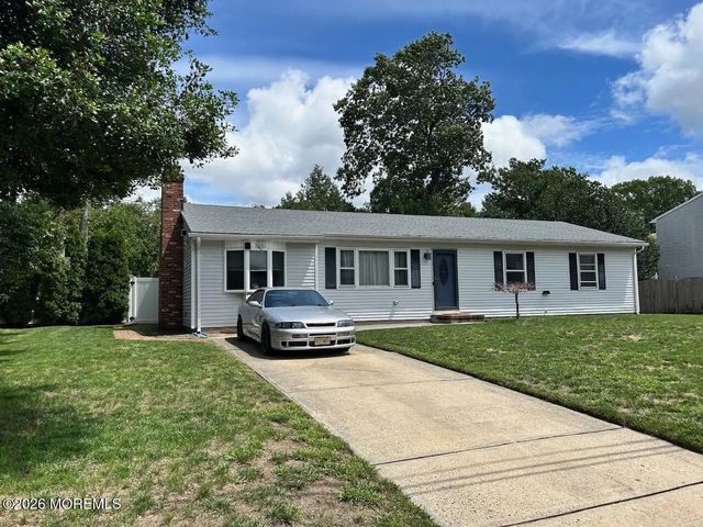 1424 Green Grove Road, Brick