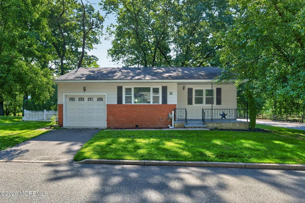 11 Kentucky Way, Whiting